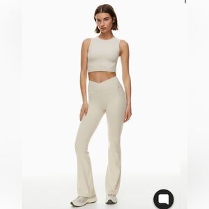 🌟 NWT Aritzia GOLDEN Butter Hi-Rise Flare 32" with Crossover Waistband Size 8